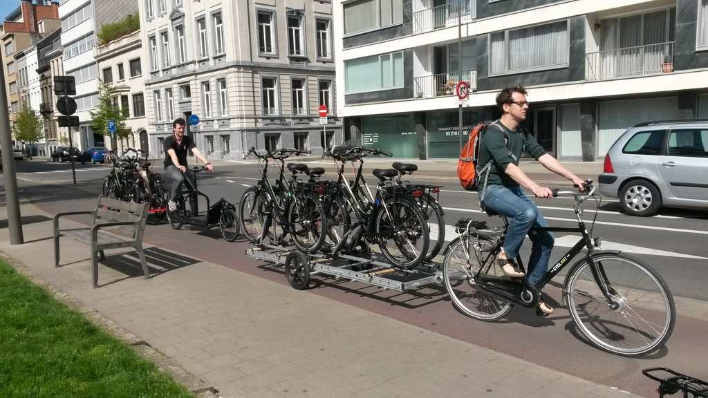 Carrying four rental bikes on a 96AW bicycle trailer