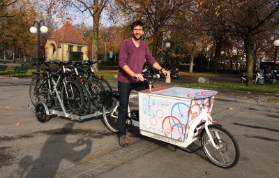 Carrying Five Bikes on a Bike Trailer